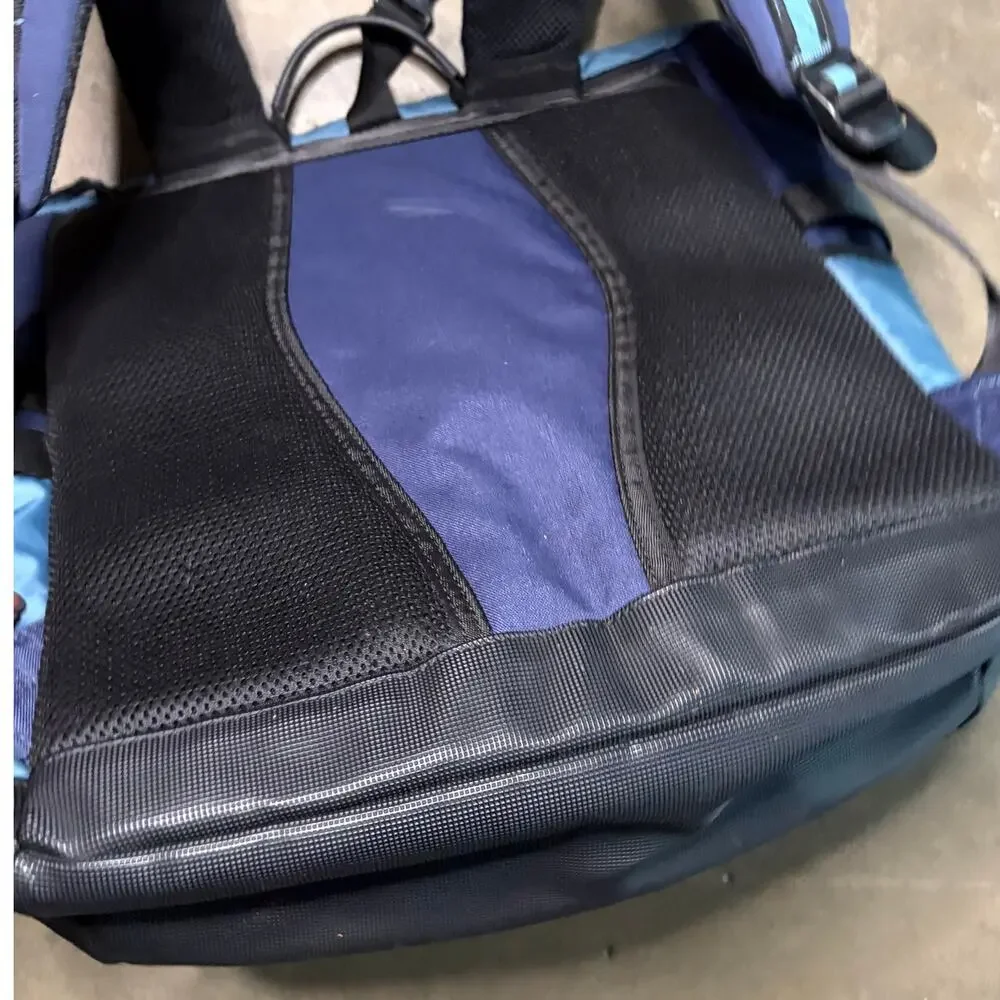Oakley utility rolled